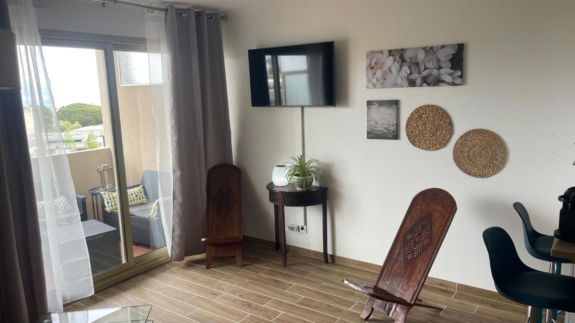 Joli Studio Vue Mer, Piscine, Tennis, Parking Antibes Eksteriør billede